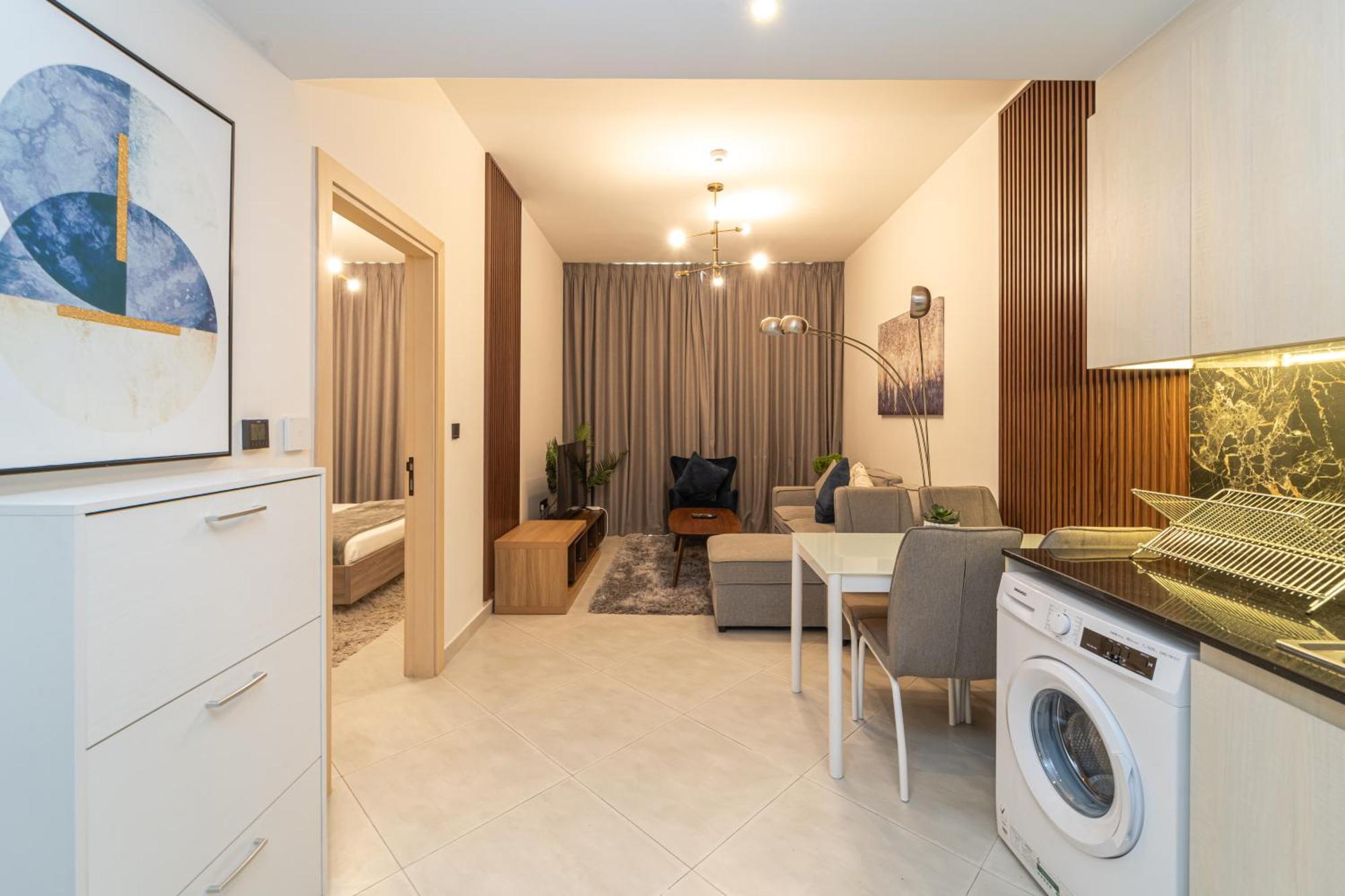 Luxury In With Pool, Gym & Views Dubai