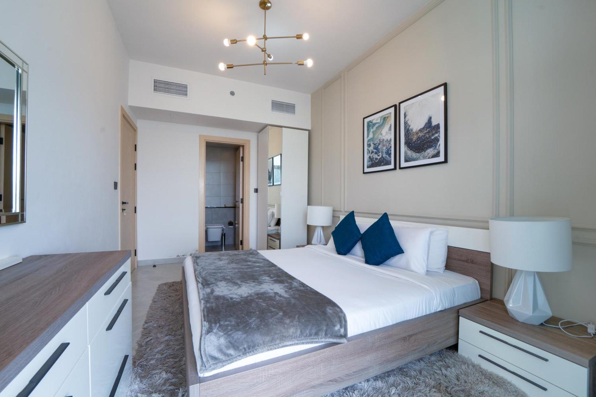 Luxury In With Pool, Gym & Views Dubai