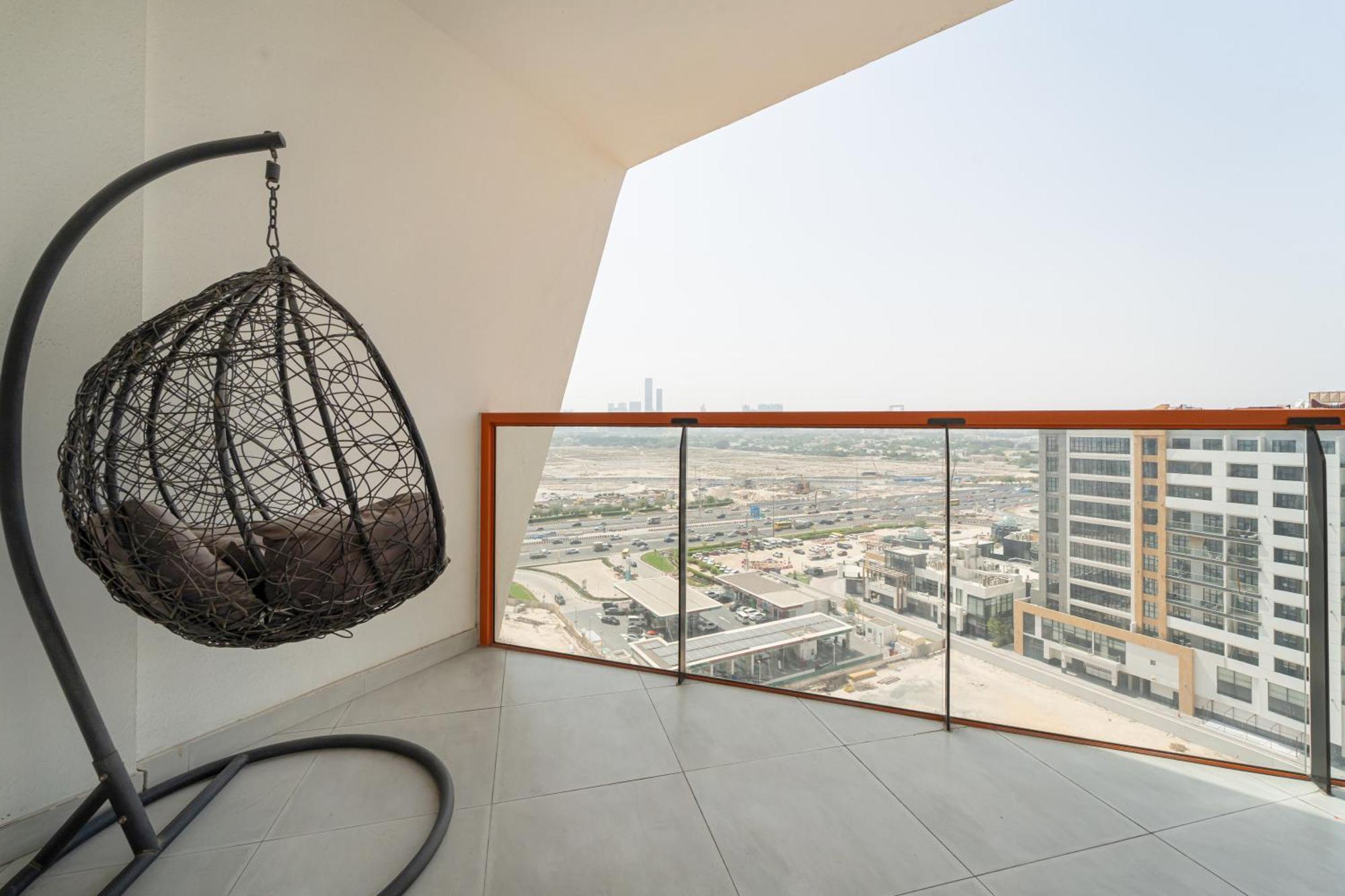 Luxury In With Pool, Gym & Views