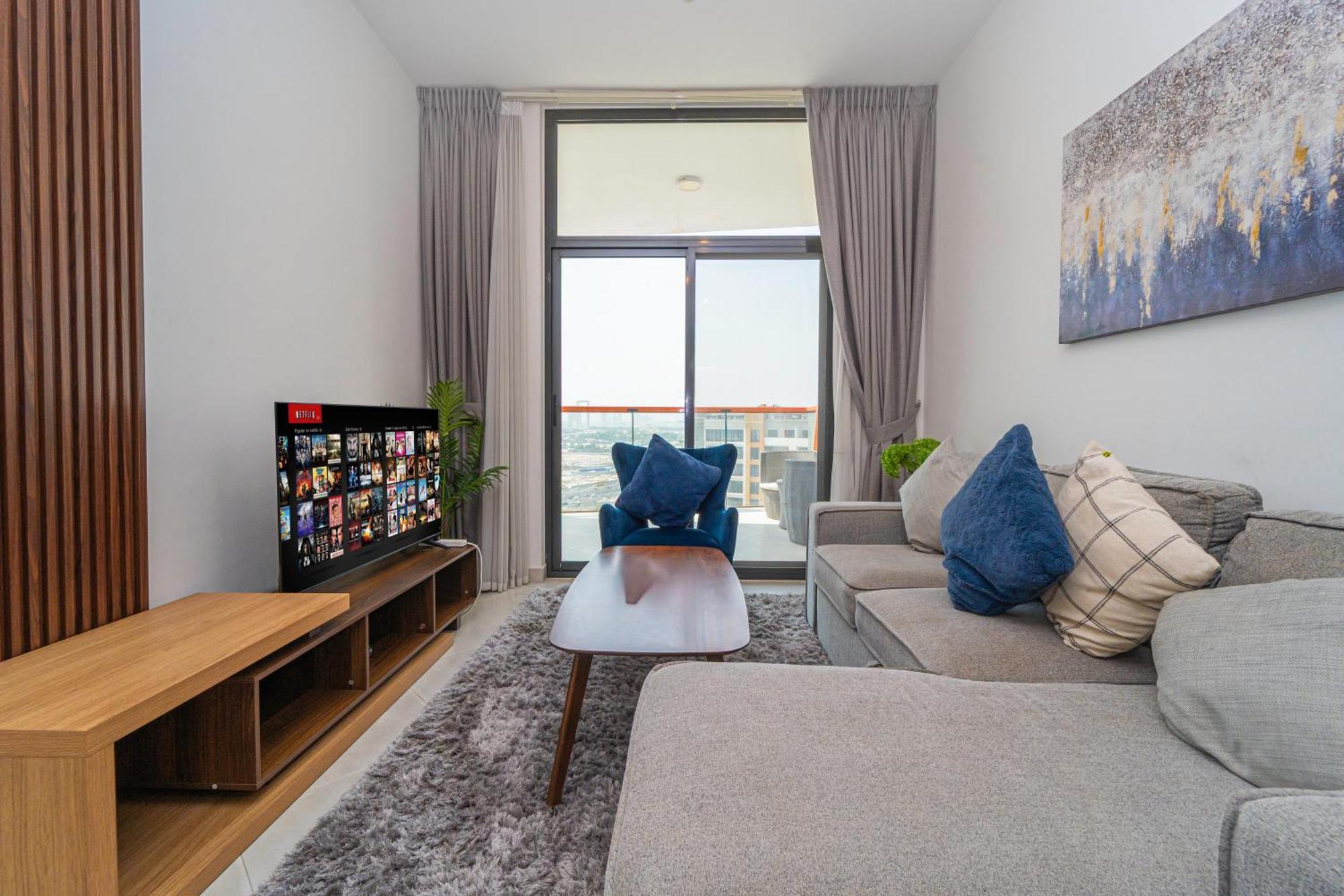 Apartment Luxury In With Pool, Gym & Views