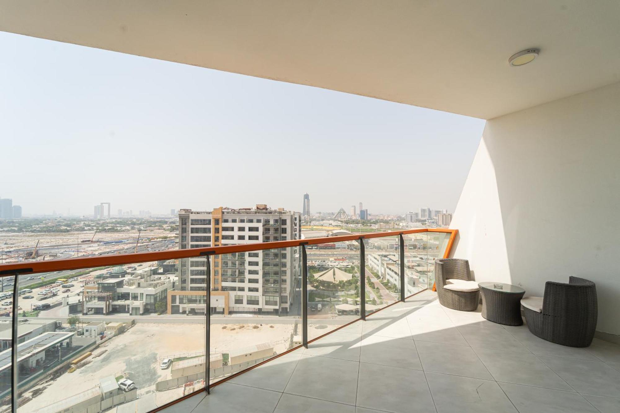 Luxury In With Pool, Gym & Views Dubai
