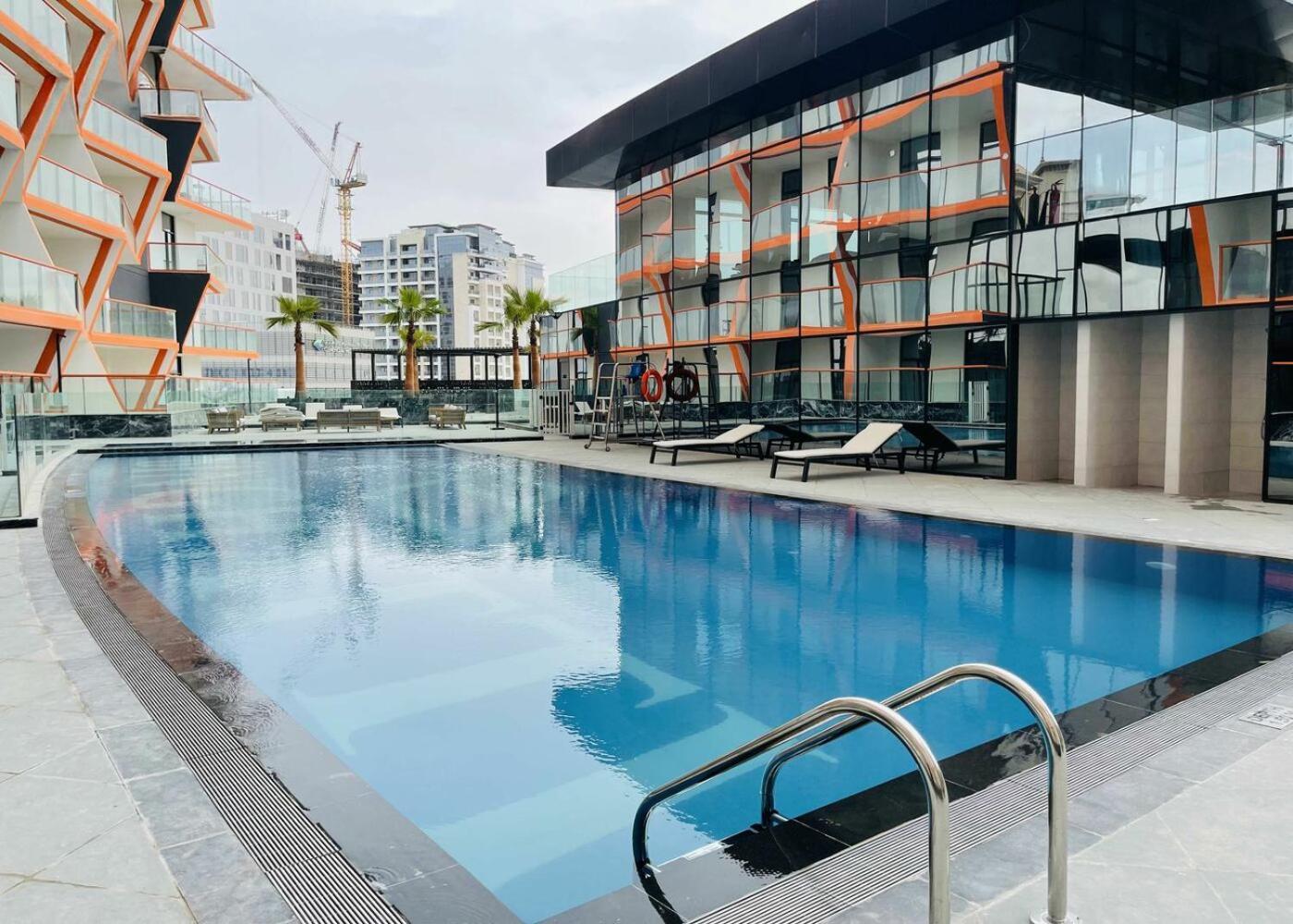 Apartment Luxury In With Pool, Gym & Views